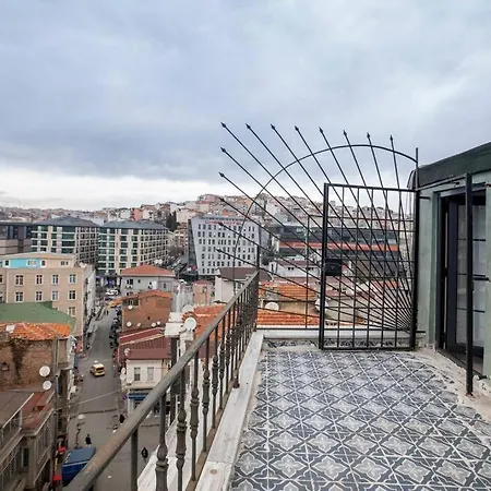 Cozy & Comfy Studio At Beyoglu - 11 Apartment *