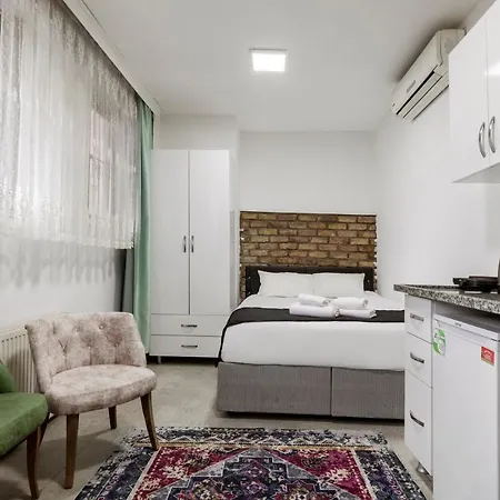 Apartment Cozy & Comfy Studio At Beyoglu - 11 Istanbul