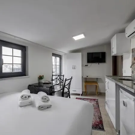 Cozy & Comfy Studio At Beyoglu - 11 Стамбул