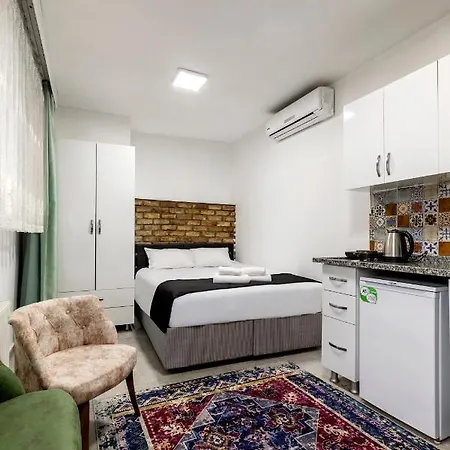 Cozy & Comfy Studio At Beyoglu - 11 Апартаменты Стамбул